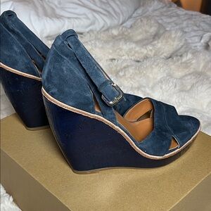 Dolce Vita Women's Navy Suede Heels